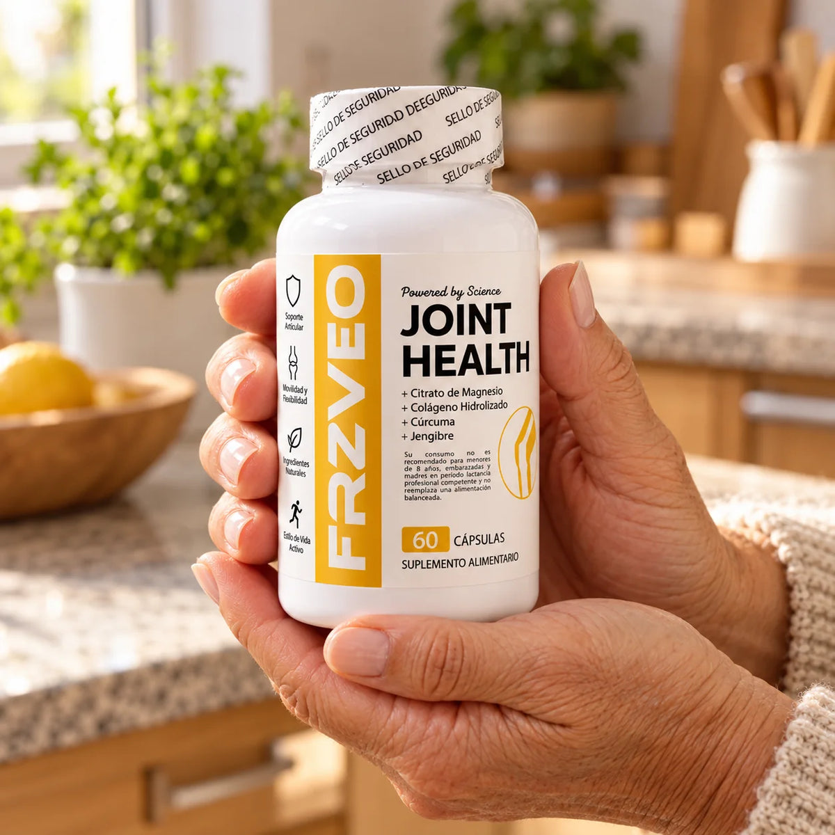 Frasco Joint Health sostenido en la mano